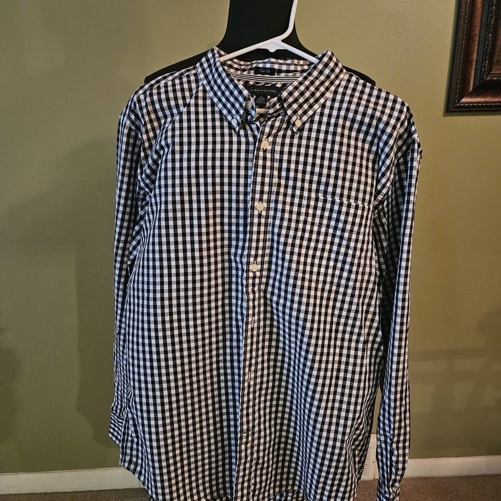 Tommy Hilfiger Men's Black and White Gingham Button-Down Shirt